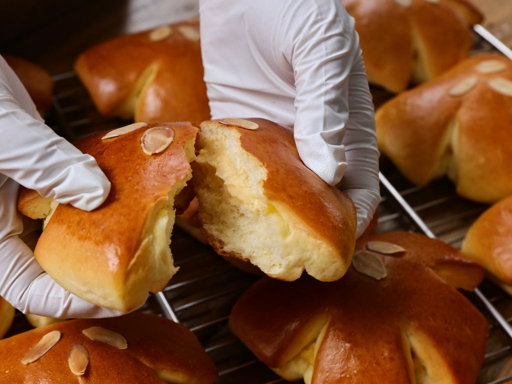 Classic Anpan (Red Bean) & Custard Cream Buns