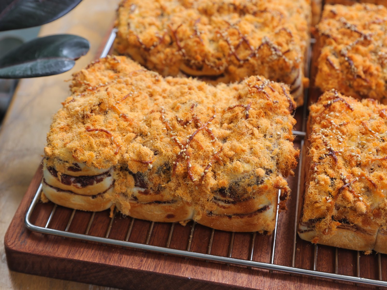 Porky Azuki Pull-Apart Loaf