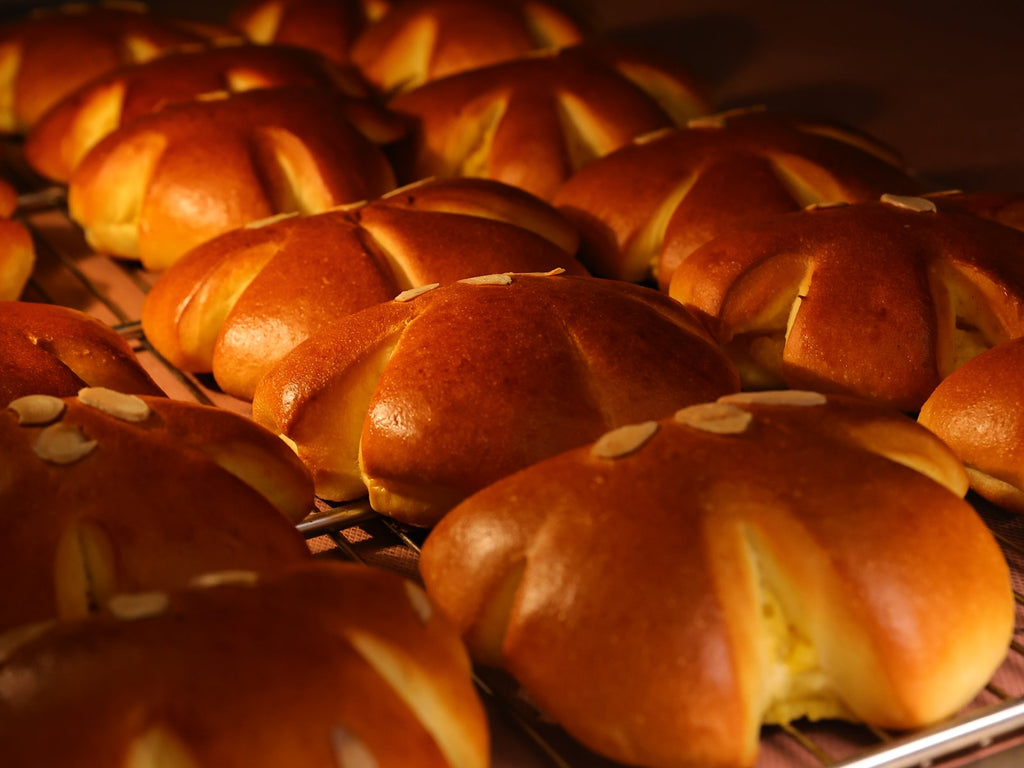 Classic Anpan (Red Bean) & Custard Cream Buns
