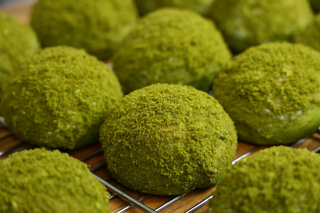 Snowing Matcha Cream Bun