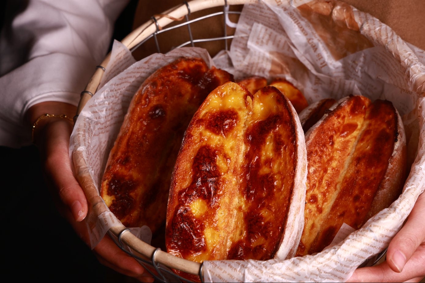 Cheddar Lava Roux Roll